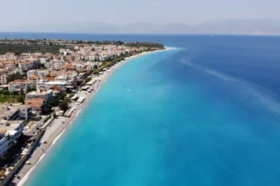 Αιγιάλεια: «Πάγωσαν» οι μεταβιβάσεις ακινήτων – Εμπλοκή μεταξύ Κτηματολογίου και Δήμου