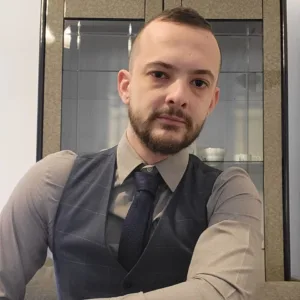 Ο πρώην υπουργός Άγγελος Συρίγος στην «Π»: «Ο πόλεμος θα συνεχιστεί, δεν κινδυνεύουμε»