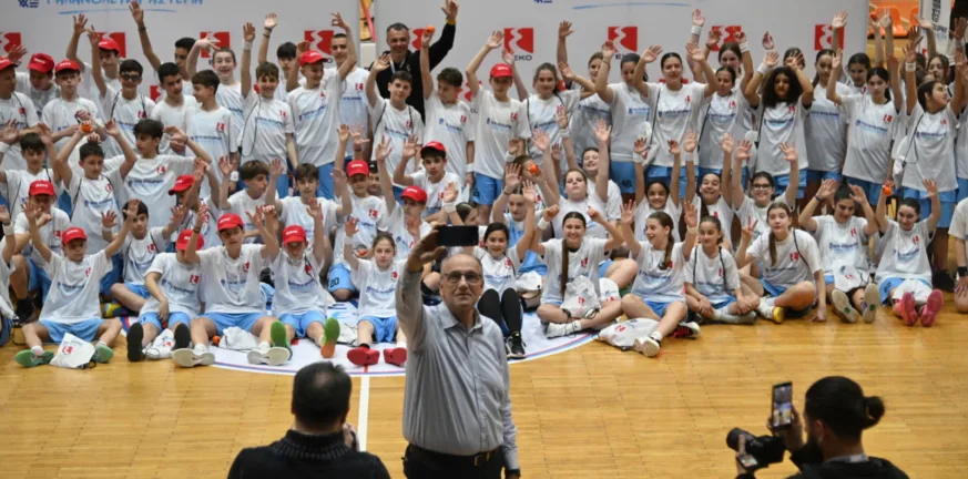 Γιορτή με τα «Γαλανόλευκα Αστέρια» στο «Promitheas Park» - Φωτογραφίες