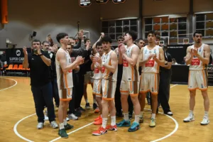 Γιάννης Ντάγιος για Προμηθέα 2014: «Το γήπεδο γεμίζει με κόσμο για να δει ωραίο μπάσκετ» Γιάννης Ντάγιος για Προμηθέα 2014: «Το γήπεδο γεμίζει με κόσμο για να δει ωραίο μπάσκετ»