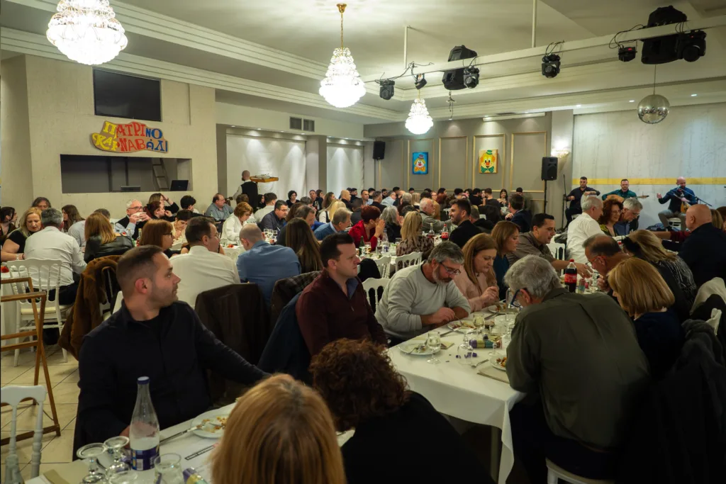 Πάτρα: Ο αποκριάτικος χορός του Συλλόγου Κρητών ΦΩΤΟ