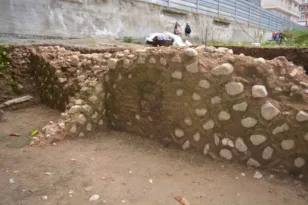 Πάτρα – 12ο Δημοτικό: Τα αρχαία «διώχνουν» το σχολείο