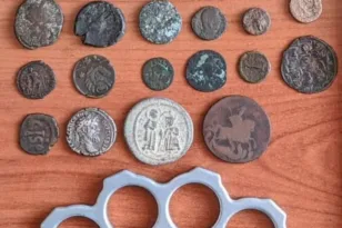 Κέρκυρα: Χειροπέδες σε 41χρονο που κατείχε αρχαία νομίσματα