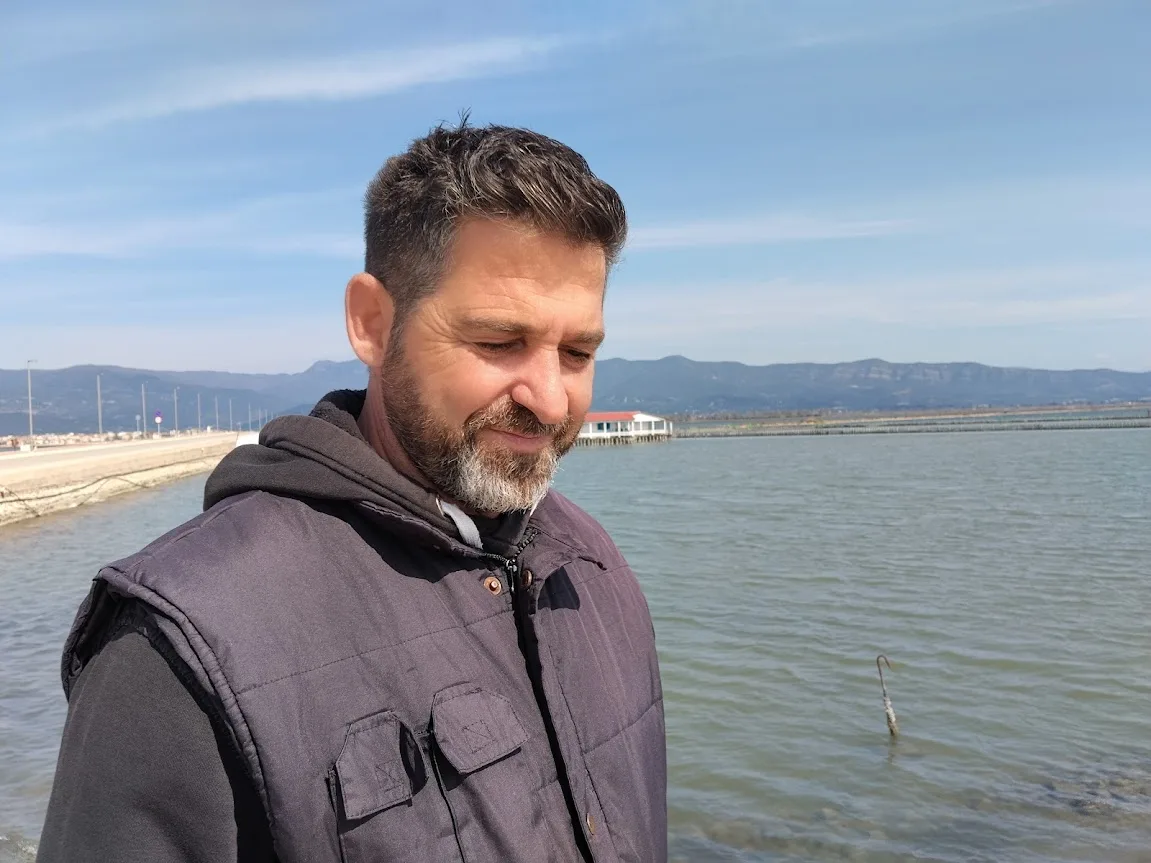 ΑΠΟΚΛΕΙΣΤΙΚΟ: Εθαβαν τον αδελφό τους και βρήκαν δύο... αδελφές - Απίστευτη οικογενειακή ιστορία στο Μεσολόγγι