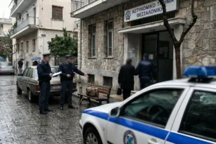 «Θέλει να με βγάλει από το σπίτι»: Η 77χρονη μίλησε στο δικαστήριο για τον καβγά με τον 82χρονο σύζυγό της