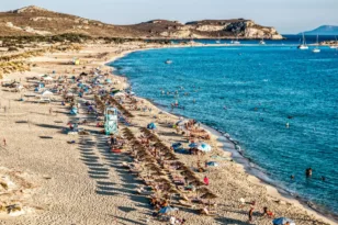 Παράταση για τις αιτήσεις χρήσης αιγιαλού και παραλίας – Νέα διορία για επιχειρήσεις και σωματεία