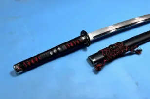 Πάτρα: Έπιασαν αλλοδαπό με ένα σπαθί κατάνα ενός μέτρου!