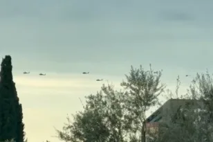 Πάτρα: Διέλευση ελικοπτέρων Apache πάνω από την πόλη – Κοίταζαν ψηλά οι πολίτες