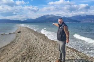 Δρέπανο: Η ιστορία με την Παναγία που άνοιξε δρόμο μέσα στο νερό