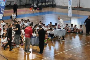 «Γαλανόλευκα Αστέρια» από την ΕΟΚ σε Πάτρα και Πύργο – Φωτογραφίες