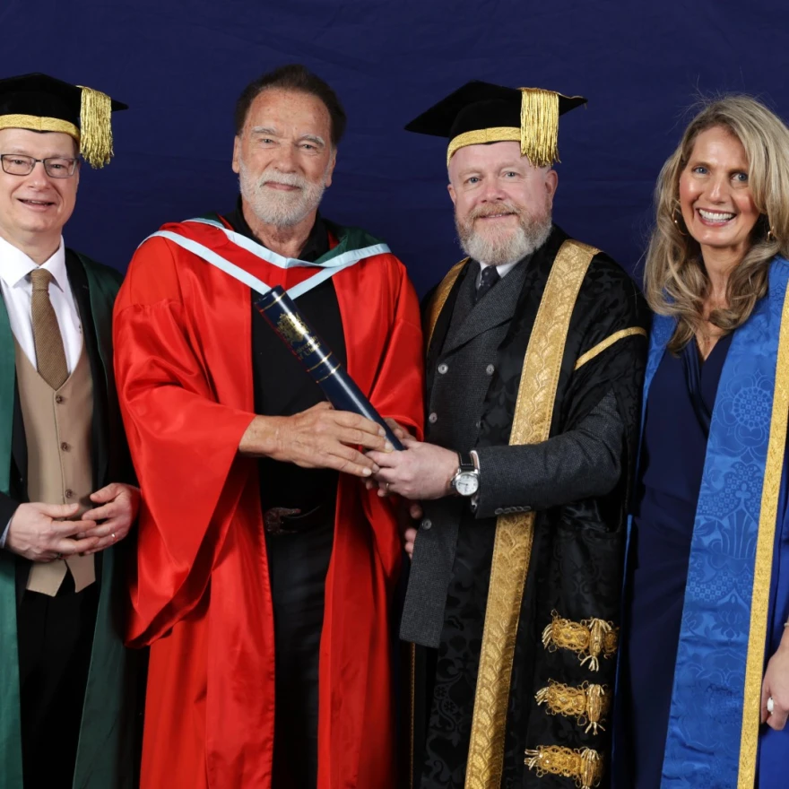 Επίτιμο διδακτορικό στον Άρνολντ Σβαρτσενέγκερ για την πορεία και το έργο του