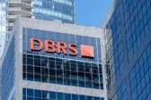 DBRS: Κρατά την Ελλάδα στη βαθμίδα BBB – Τι δείχνουν τα στοιχεία για οικονομία και χρέος