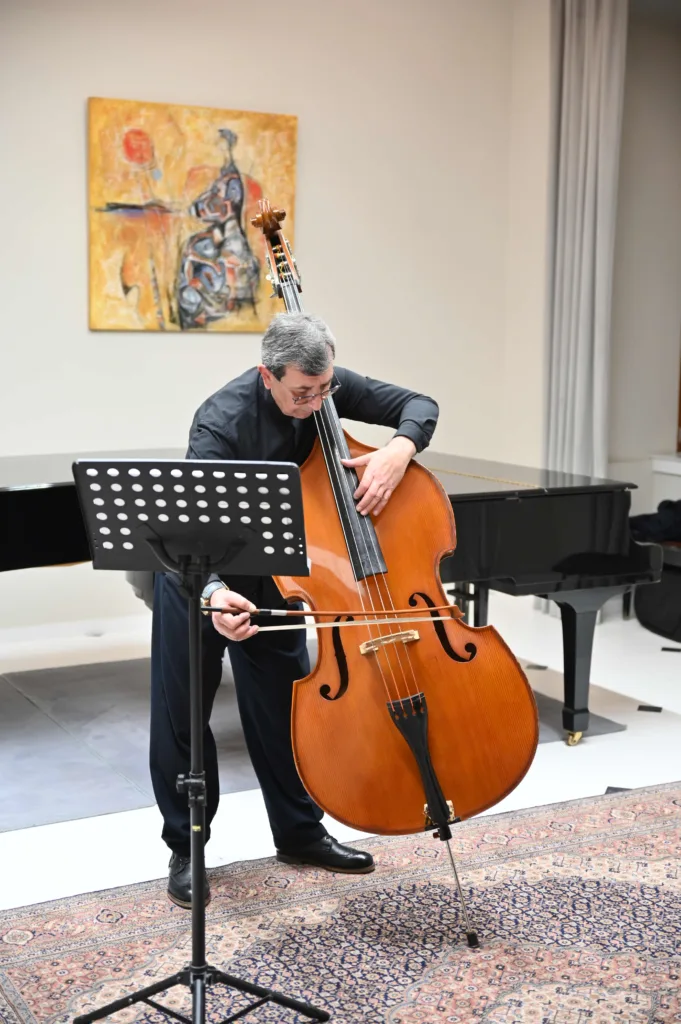 Πάτρα: Το κοντραμπάσο πήρε τον πρώτο λόγο στις «Δευτέρες στο Ωδείο»