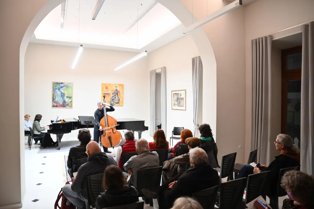 Πάτρα: Το κοντραμπάσο πήρε τον πρώτο λόγο στις «Δευτέρες στο Ωδείο»