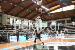 Ο Απόλλων κόντρα σε προβλήματα έκανε τη δουλειά με τη Σαρωνίδα