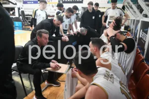 Ο Απόλλων κόντρα σε προβλήματα έκανε τη δουλειά με τη Σαρωνίδα