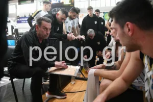 Ο Απόλλων κόντρα σε προβλήματα έκανε τη δουλειά με τη Σαρωνίδα