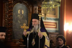 Λαμπρός ο Εσπερινός στον Μητροπολιτικό Ναό Ευαγγελιστρίας Πατρών, ΦΩΤΟ