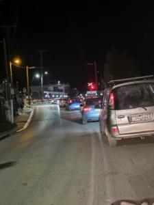 Πάτρα: Μπλοκαρισμένες μπάρες τρένου στην Παραλία – Οδηγοί περνούν με κίνδυνο