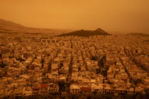 Νέφος σαχαριανής σκόνης σαρώνει τη Μεσόγειο – Προειδοποιήσεις για την ποιότητα του αέρα σε όλη την Ευρώπη