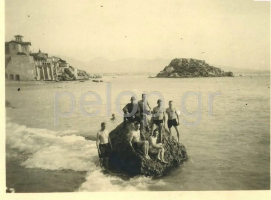 Καισαριανή: Νέες φωτογραφίες στο φως από την «Π» - Αδημοσίευτο υλικό από το αρχείο που αγόρασε το ΥΠΠΟ Καισαριανή: Νέες φωτογραφίες στο φως από την «Π» - Αδημοσίευτο υλικό από το αρχείο που αγόρασε το ΥΠΠΟ