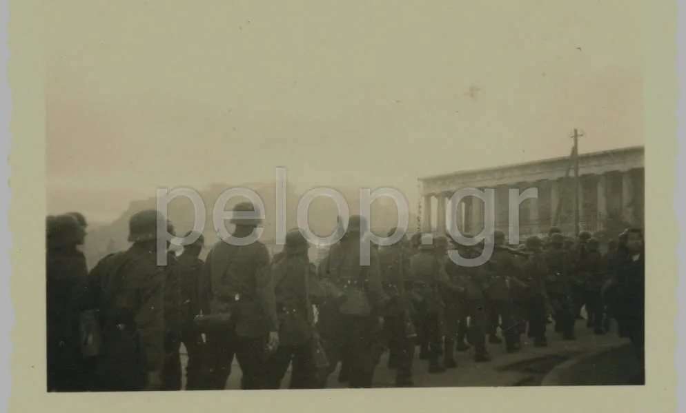 Καισαριανή: Νέες φωτογραφίες στο φως από την «Π» - Αδημοσίευτο υλικό από το αρχείο που αγόρασε το ΥΠΠΟ Καισαριανή: Νέες φωτογραφίες στο φως από την «Π» - Αδημοσίευτο υλικό από το αρχείο που αγόρασε το ΥΠΠΟ