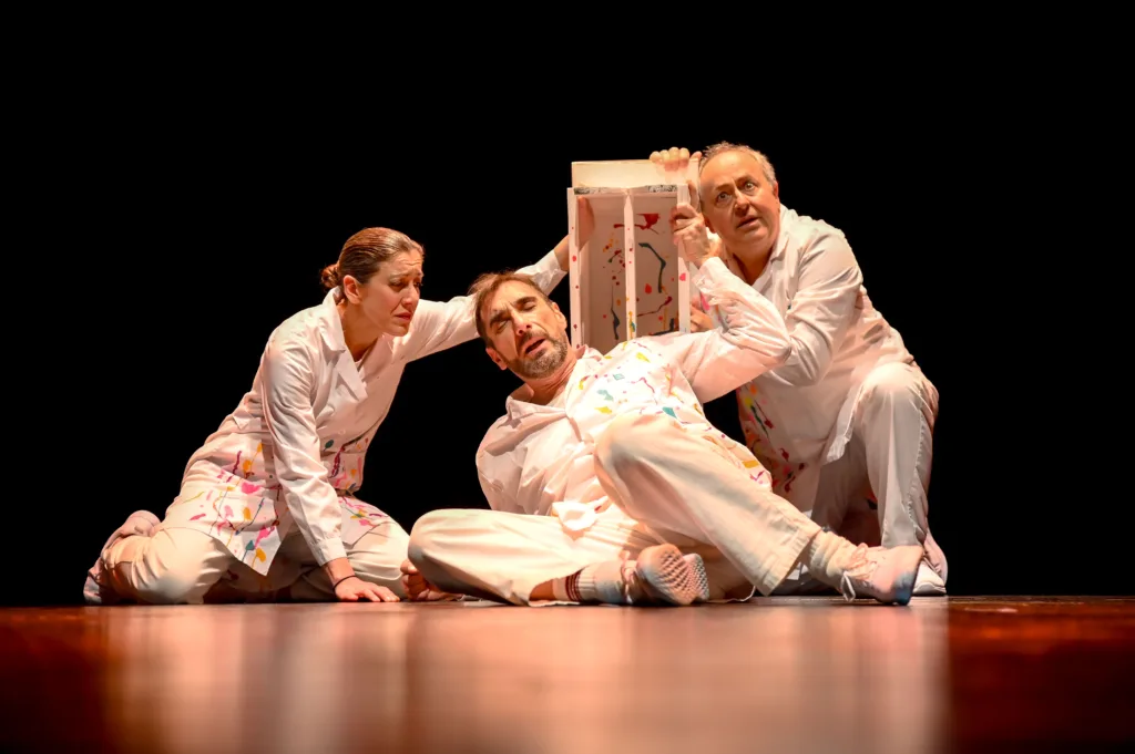 Πάτρα: «100 χρόνια τρέλας» στο Θέατρο Μπάρρυ – Οι θρυλικές μορφές της πόλης ανεβαίνουν στη σκηνή