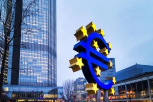Από την κρίση στην ανάκαμψη: Τι λέει η ΕΚΤ για την πορεία της ελληνικής οικονομίας