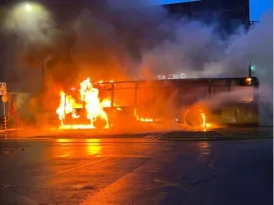 Φονική πυρκαγιά σε λεωφορείο στην Ελβετία: Στο μικροσκόπιο η εκδοχή της αυτοπυρπόλησης