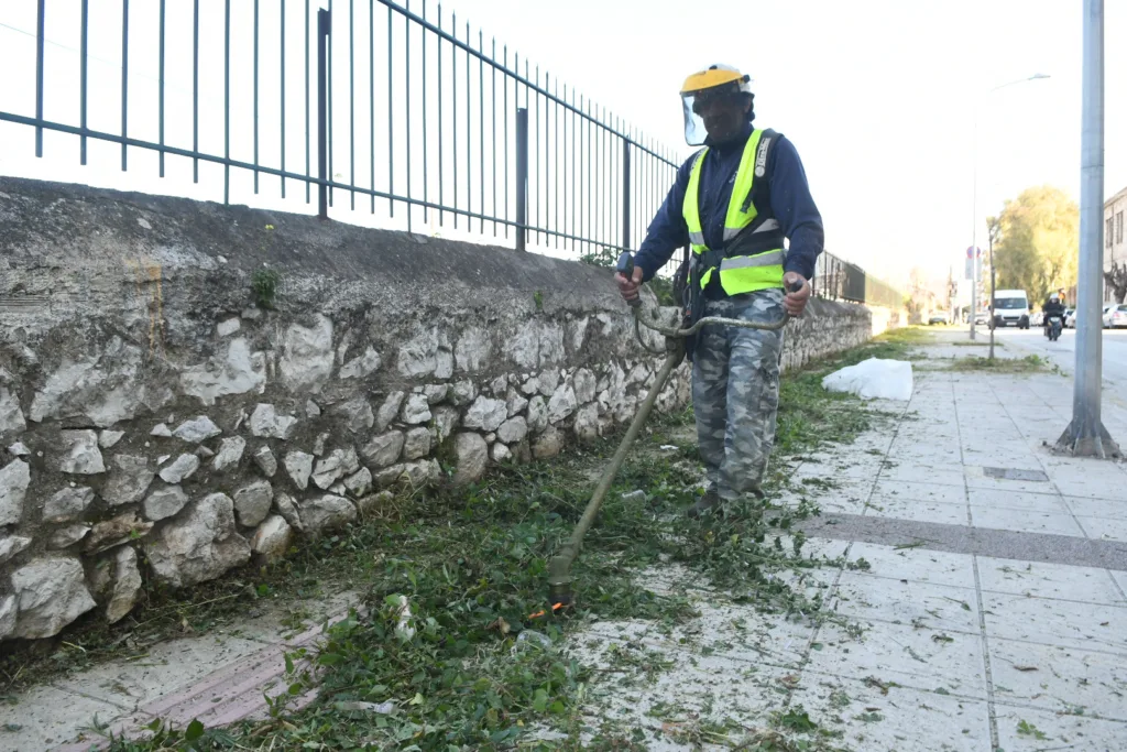 Παρεμβάσεις του Δήμου Πατρέων σε Άγιο Διονύσιο, πλατεία Δροσοπούλου και οδό Αθηνών ΦΩΤΟ Παρεμβάσεις του Δήμου Πατρέων σε Άγιο Διονύσιο, πλατεία Δροσοπούλου και οδό Αθηνών ΦΩΤΟ