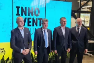 Ο αντιπεριφερειάρχης Επιχειρηματικότητας, Έρευνας και Καινοτομίας Τάκης Παπαδόπουλος στο Innovent Forum 2026