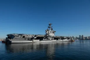 Ιράν: Ισχυρίζεται ότι έπληξε το USS Abraham Lincoln με πυραύλους