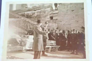 Το υπουργείο Πολιτισμού παρουσίασε τις φωτογραφίες-ντοκουμέντα της εκτέλεσης των 200 στην Καισαριανή