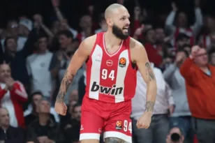 Με μυθικό τον Εβάν Φουρνιέ ο Ολυμπιακός διέλυσε τη Φενέρμπαχτσε!