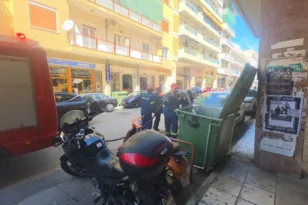 Πάτρα: Φωτιά σε κάδο στην Γεροκωστοπούλου – Άμεση επέμβαση των αρχών ΒΙΝΤΕΟ