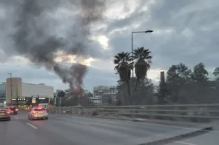 Φωτιά σε αποθήκη εκκλησίας στη Λεωφόρο Λιοσίων ΦΩΤΟ