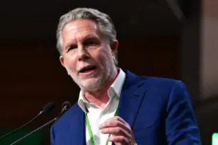 Γερουλάνος από το Συνέδριο του ΠΑΣΟΚ: «Με σύστημα, οργάνωση και ενότητα θα έρθει η νίκη»