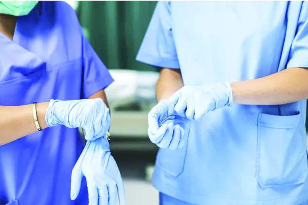 Εξουθενωμένοι οι στρατιώτες της πρώτης γραμμής στο ΕΣΥ: Υπερεργασία, άγχος, εξευτελιστικές αμοιβές