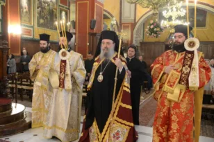 Πάτρα: Μήνυμα ενότητας από τον Μητροπολίτη Χρυσόστομο στη Δοξολογία της 25ης Μαρτίου