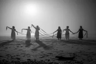 «Μια (?) γυναίκα μόνη»: Τελευταίες παραστάσεις «Λιθογραφείον»