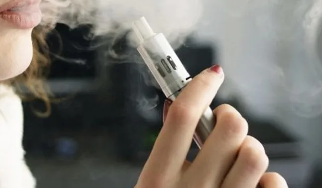 Η Ελλάδα γίνεται παράδειγμα για την Ισπανία στους ελέγχους των ηλεκτρονικών τσιγάρων