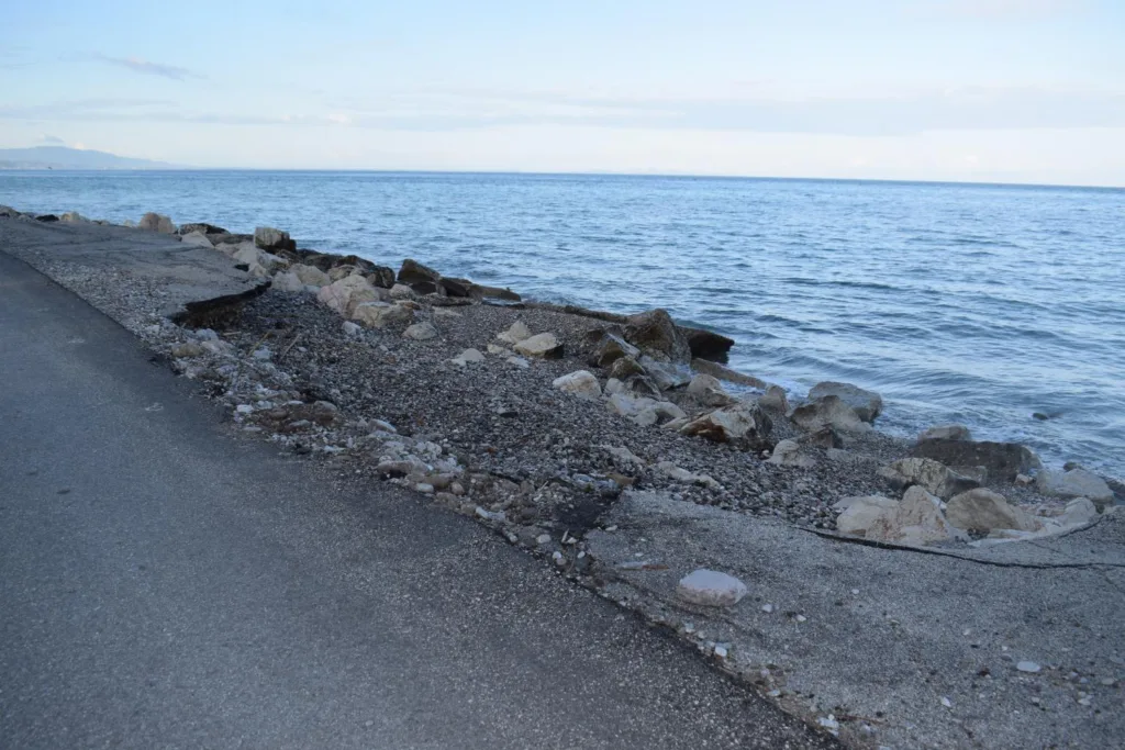 Πάτρα - Έλος Αγυιάς: Ετήσια μάχη με τη διάβρωση – Ζητείται μόνιμη λύση για την παραλιακή ζώνη