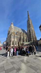 Στα χνάρια του Ελληνισμού της Κεντρικής Ευρώπης: Το Γυμνάσιο Σαραβαλίου σε Βιέννη και Πράγα ΦΩΤΟ