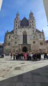 Στα χνάρια του Ελληνισμού της Κεντρικής Ευρώπης: Το Γυμνάσιο Σαραβαλίου σε Βιέννη και Πράγα ΦΩΤΟ