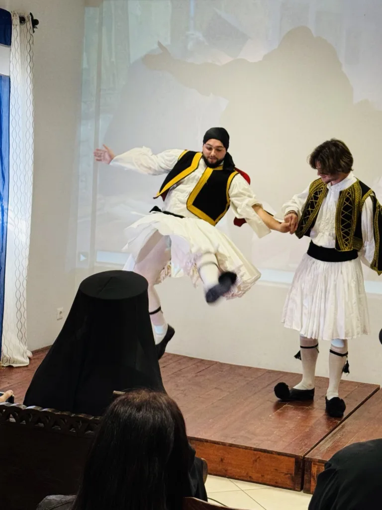 Πάτρα: Συγκίνηση και πατριωτικός παλμός στην εκδήλωση του Εκκλησιαστικού Λυκείου για το 1821