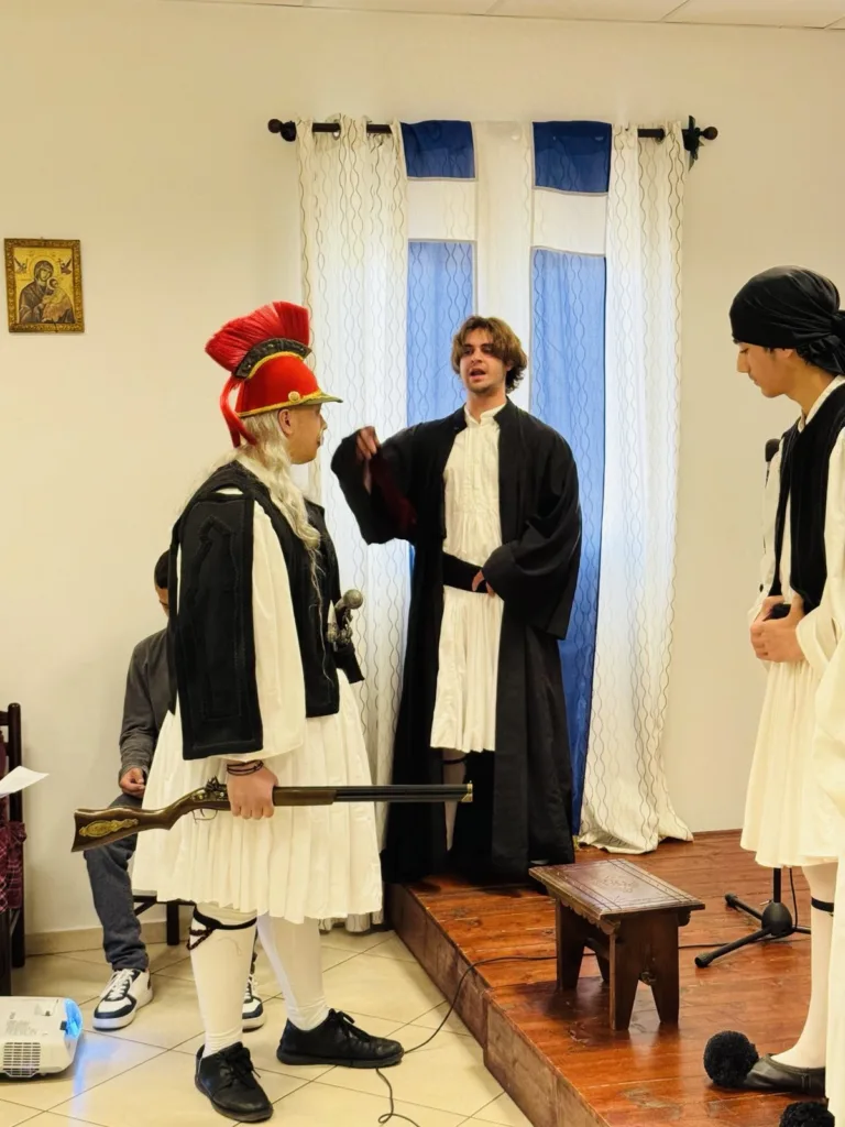 Πάτρα: Συγκίνηση και πατριωτικός παλμός στην εκδήλωση του Εκκλησιαστικού Λυκείου για το 1821