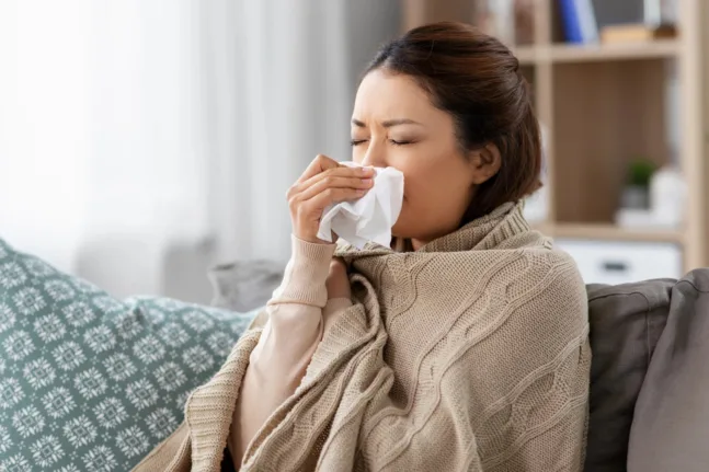 Στο κρεβάτι με ίωση ή γαστρεντερίτιδα: Τι να τρώμε για γρηγορότερη ανάρρωση