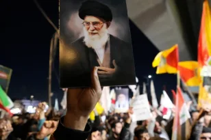 Ισραήλ: Ανακοίνωσε ότι κατέστρεψε αεροσκάφος που χρησιμοποιούσε ο εκλιπών Αλί Χαμενεΐ