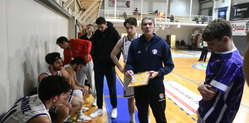 Σκέντζος για Αίολο Αγυιάς: «Η ομάδα χτίζει χαρακτήρα»