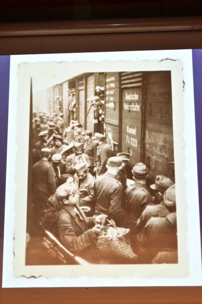 Το Υπουργείο Πολιτισμού παρουσίασε τις φωτογραφίες της εκτέλεσης στην Καισαριανή - Ολα τα ιστορικά ντοκουμέντα